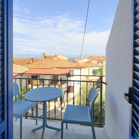 Apartman Placa Njivice Luaran gambar