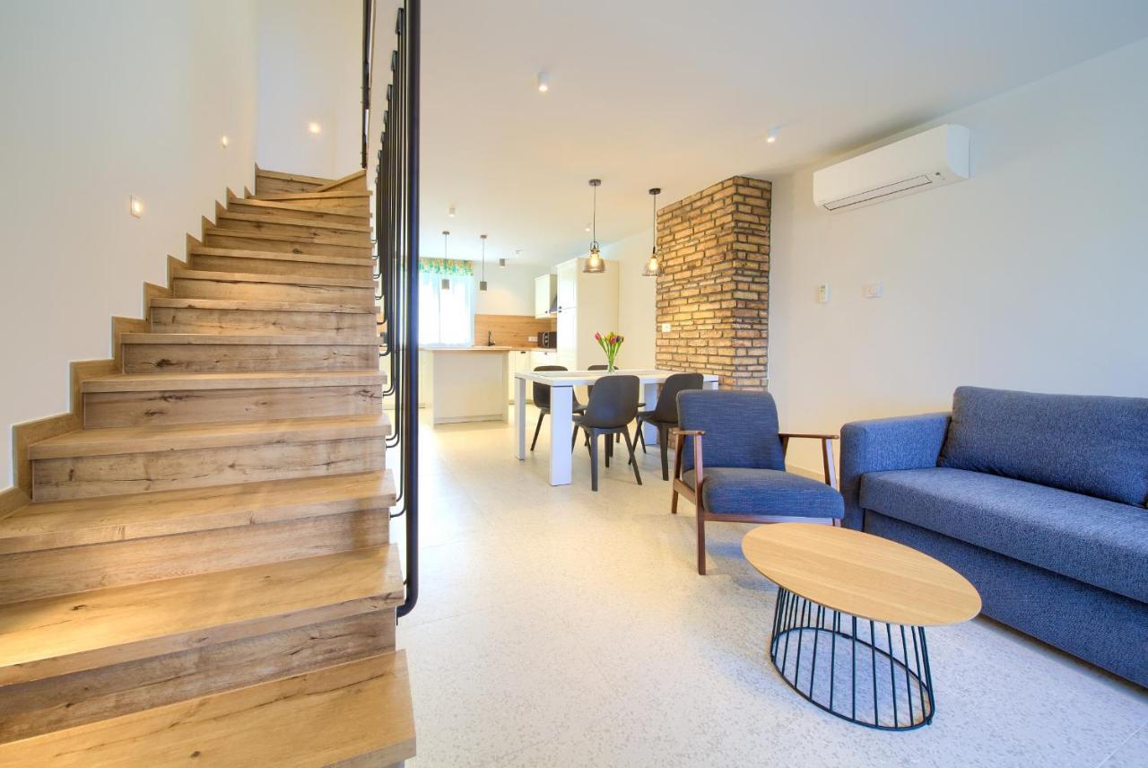 Apartman Placa Njivice Luaran gambar