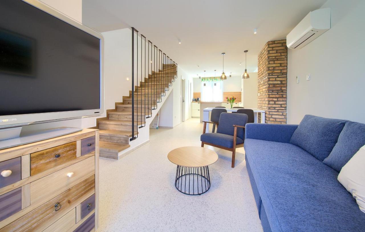 Apartman Placa Njivice Luaran gambar