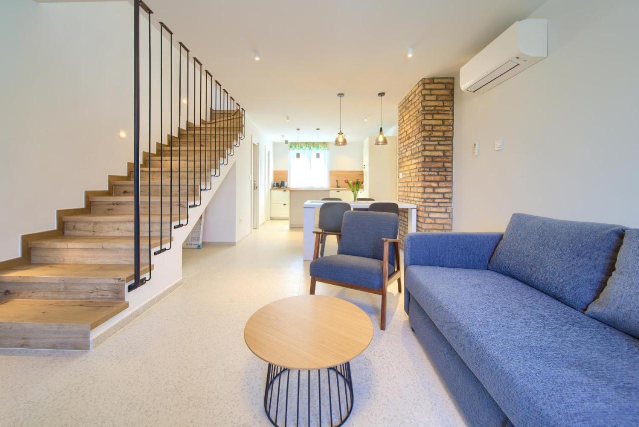 Apartman Placa Njivice Luaran gambar