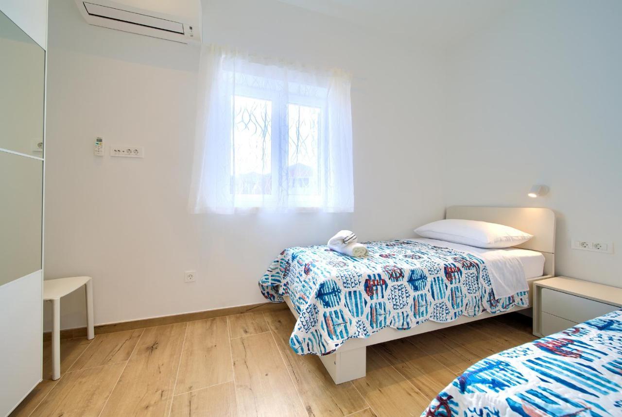 Apartman Placa Njivice Luaran gambar